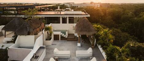 المنطقة المحيطة بالمنشأة