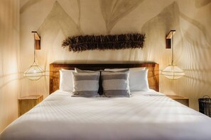 3 chambres, fer et planche à repasser, lit de bébé portatif