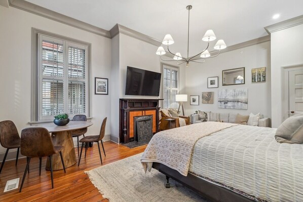 1 bedroom, iron/ironing board, internet, bed sheets