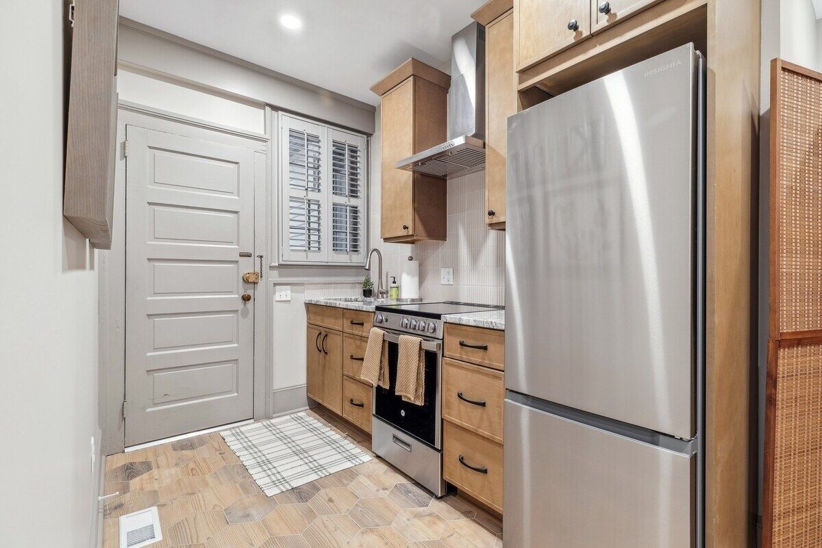 冰箱、微波炉、烤箱、炉灶