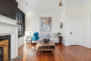 TV - Palazzo Sul Monte-Quattro (Wilmington)