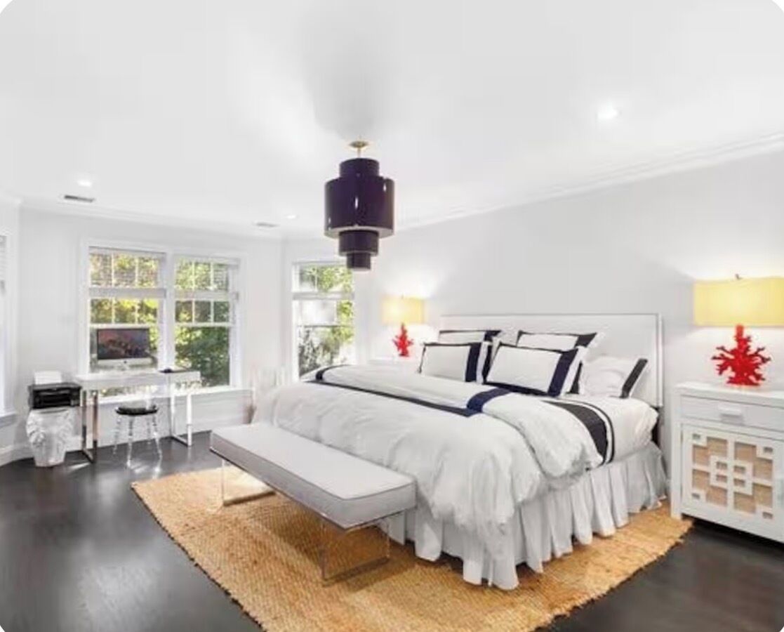 5 bedrooms, iron/ironing board, WiFi, bed sheets