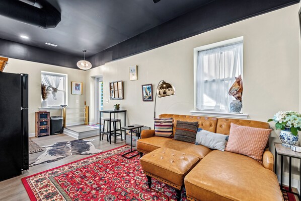 Smart TV, books, music library - An upscale retreat across from the beach (Colonial Beach)