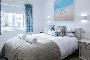 6 chambres, fer et planche à repasser, lit parapluie, Wi-Fi gratuit