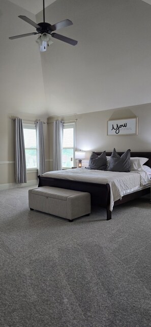 3 bedrooms, iron/ironing board, WiFi, bed sheets - MASTERS RENTAL Charming 4 bedroom home in beautiful Augusta, GA! (Augusta)