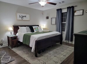 3 bedrooms, iron/ironing board, WiFi, bed sheets