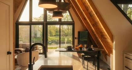 Cozy A-frame Cabin w/Hottub & Gym on Fremont Lake
