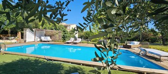 La Bastide des Oliviers Provencal gîte with swimming pool in 1 ha of greenery
