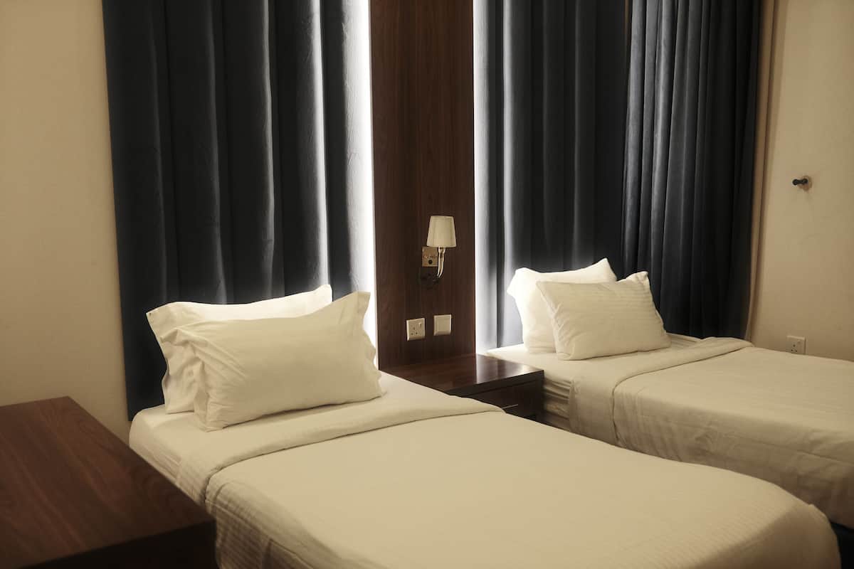 Basic Apartment | 2 bedrooms, blackout drapes, iron/ironing board, free WiFi