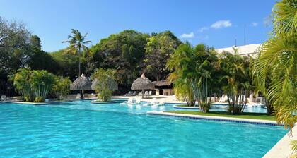 Discover Coronado's Best Area with Pool