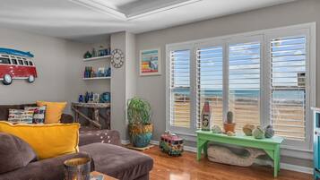 Televisión, mesa de ping pong