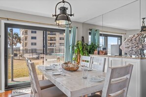 Dining - Summerwinds Oceanfront Condo | Pools & Beach (Indian Beach)