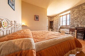 1 camera, una scrivania, ferro/asse da stiro, Wi-Fi