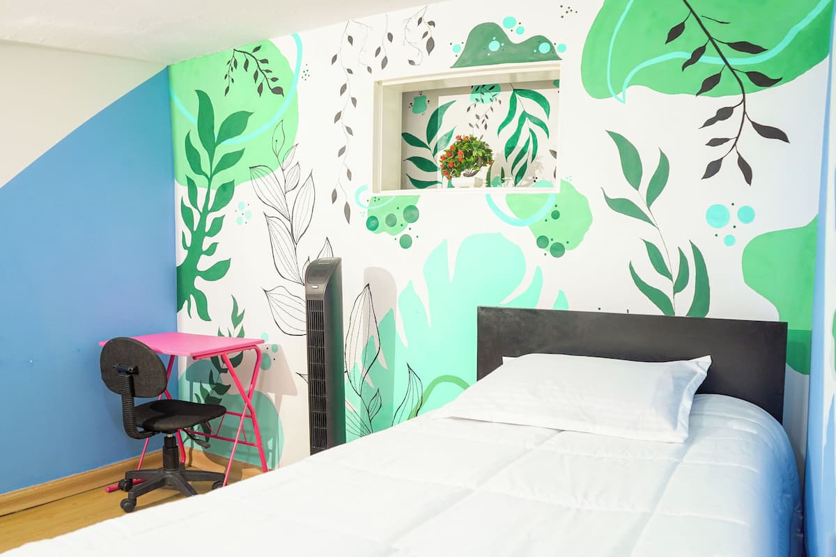 Room | Free WiFi