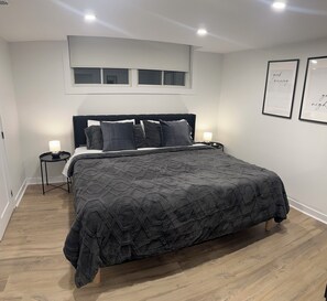 2 habitaciones, tabla de planchar con plancha, wifi y ropa de cama