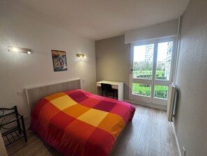 4 soverom, strykejern/-brett, wi-fi og sengetøy