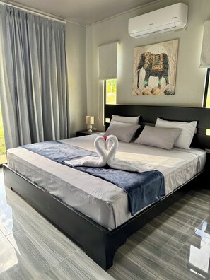 3 slaapkamers, een strijkplank/strijkijzer, gratis wifi, beddengoed