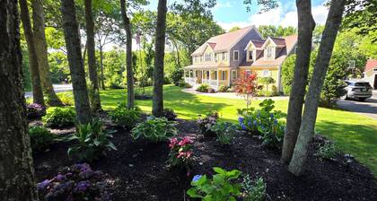 Spacious 4-bedroom house with huge pool, deck, near beaches and Cape Cod Canal