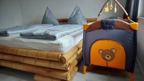 2 chambres, fer et planche à repasser, lit parapluie, Wi-Fi gratuit