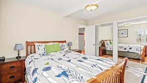 3 bedrooms, iron/ironing board, free WiFi, bed sheets