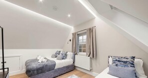 4 bedrooms, iron/ironing board, travel cot, WiFi - Fatherson Road, Reading (Berkshire)