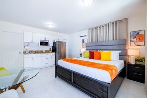 1 chambre, fer et planche à repasser, Wi-Fi gratuit, draps fournis