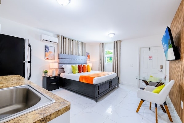 1 bedroom, iron/ironing board, free WiFi, bed sheets