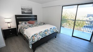 5 bedrooms, desk, iron/ironing board, WiFi