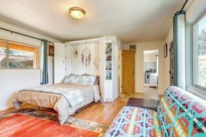 Iron/ironing board, internet, bed sheets