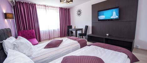 1 bedroom, iron/ironing board, internet, bed sheets