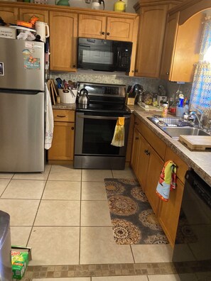 Micro-ondes, four, plaque de cuisson