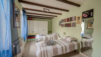 1 Schlafzimmer, Bügeleisen/Bügelbrett, Bettwäsche