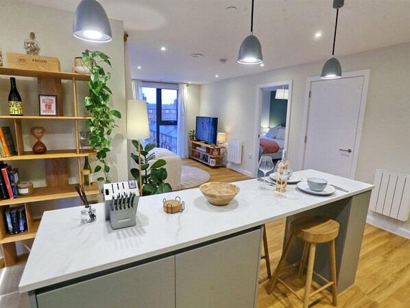 1 soverom, strykejern/-brett, wi-fi (inkludert) og sengetøy