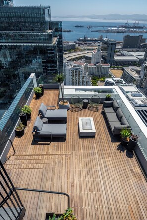 Terrace/patio - Highest Penthouse in City - Pool and Panoramic Views (Cape Town)
