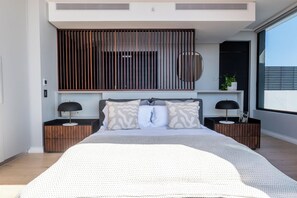 2 bedrooms, in-room safe, iron/ironing board, bed sheets