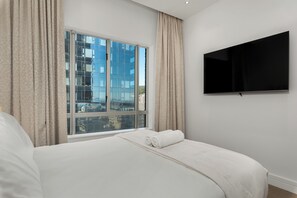 2 slaapkamers, een kluis op de kamer, een strijkplank/strijkijzer, wifi