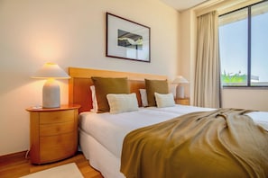 1 bedroom, iron/ironing board, internet, bed sheets