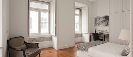 1 bedroom, iron/ironing board, internet, bed sheets