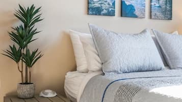 3 bedrooms, desk, iron/ironing board, travel crib