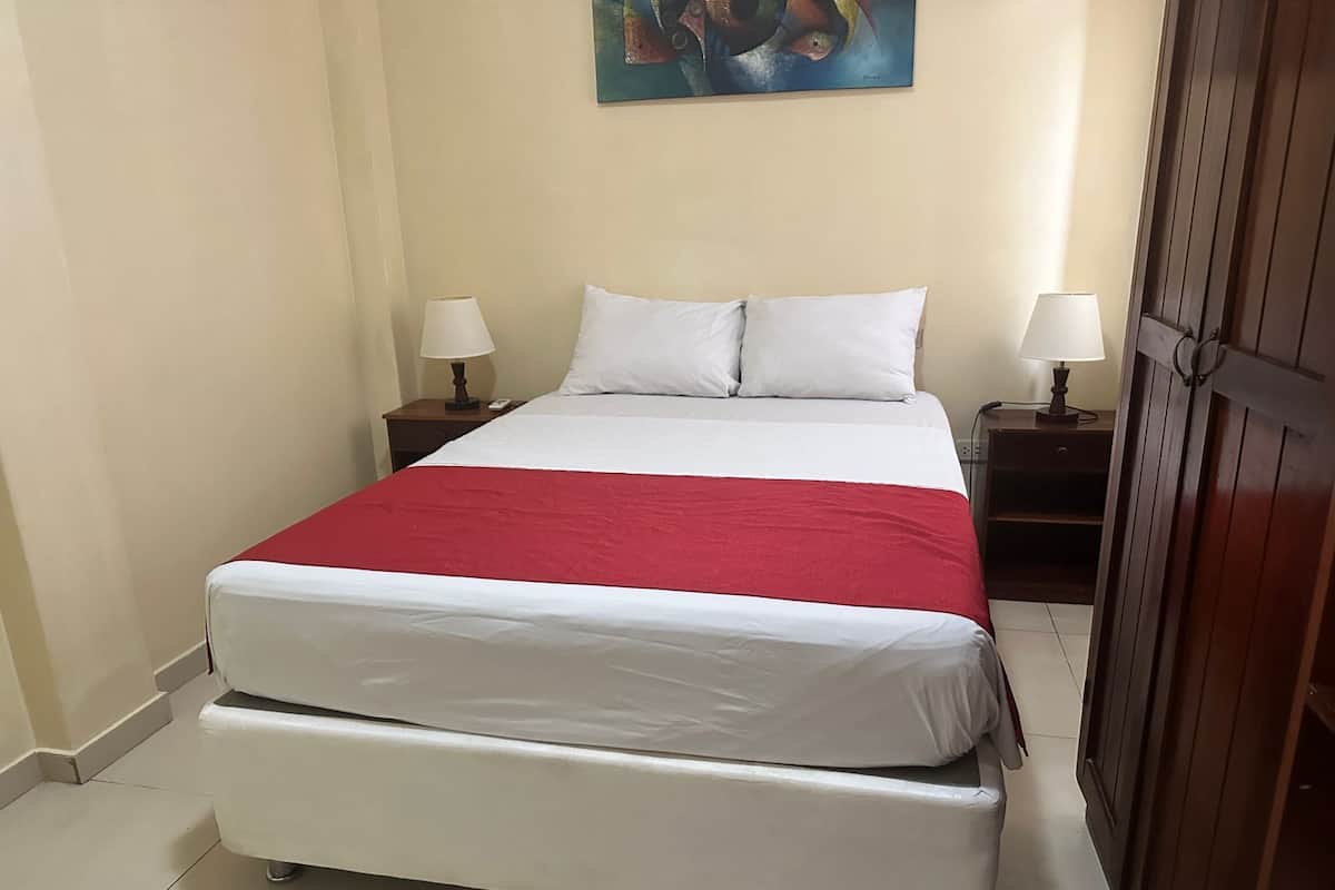 1 bedroom, in-room safe, desk, iron/ironing board