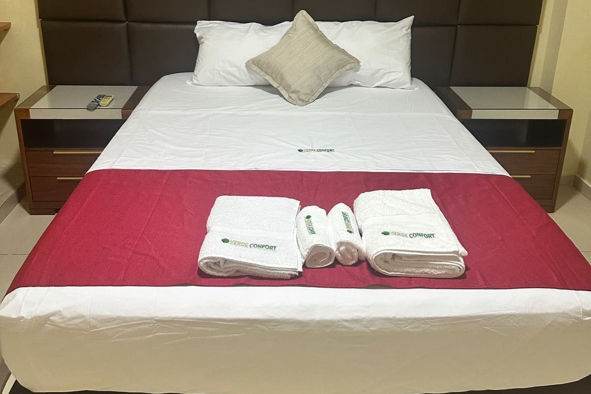 Standard Room, 1 Bedroom | In-room safe, desk, iron/ironing board, free WiFi