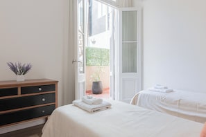 6 bedrooms, iron/ironing board, free WiFi - MOT Costa Rica 4900 (Buenos Aires)