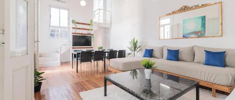 Townhome | Living area