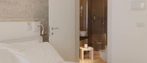 Eco-friendly toiletries, hair dryer, bidet, towels