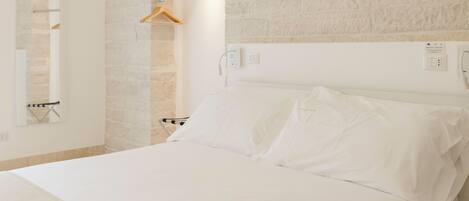 1 bedroom, in-room safe, desk, iron/ironing board