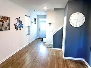 Interior - Simple Elegant Single Fam Home < DT Raleigh NCSU (Raleigh)
