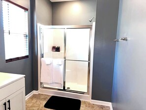 Shower, hair dryer, towels, soap - Simple Elegant Single Fam Home < DT Raleigh NCSU (Raleigh)