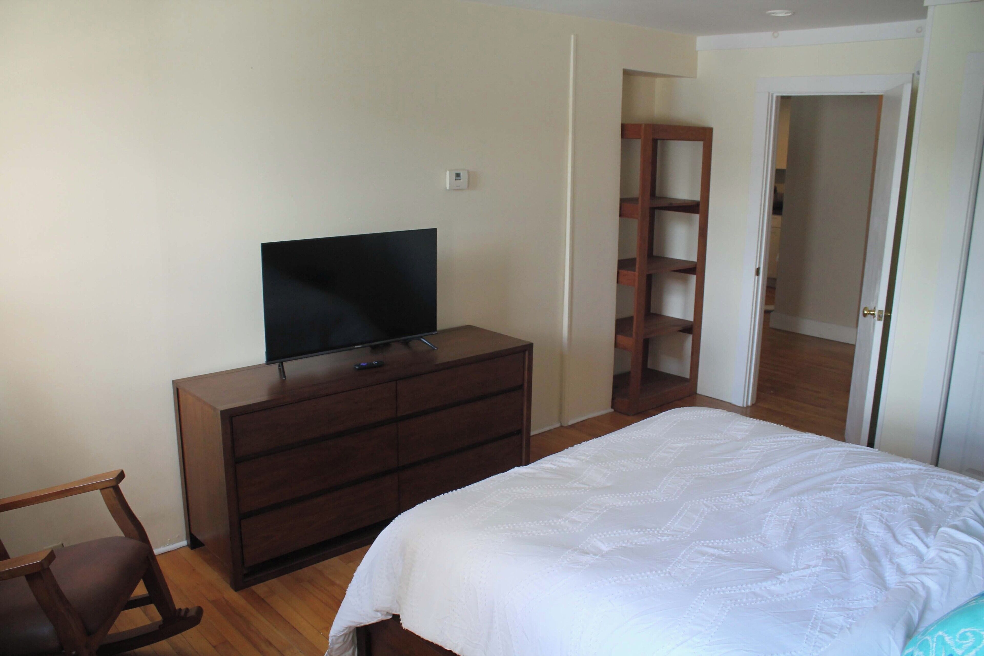 3 chambres, fer et planche à repasser, Wi-Fi, draps fournis