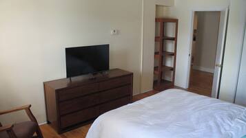 3 chambres, fer et planche à repasser, Wi-Fi, draps fournis