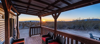 Starry Skies Glamping w/ EV Charger, Stargazing, Hiking